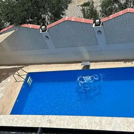 Private Oasis With Its Own Pool Near The Urla'da Oezel Havuzlu Evde Konakla * Urla