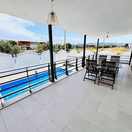 Apartamento Private Oasis With Its Own Pool Near The Urla'da Oezel Havuzlu Evde Konakla