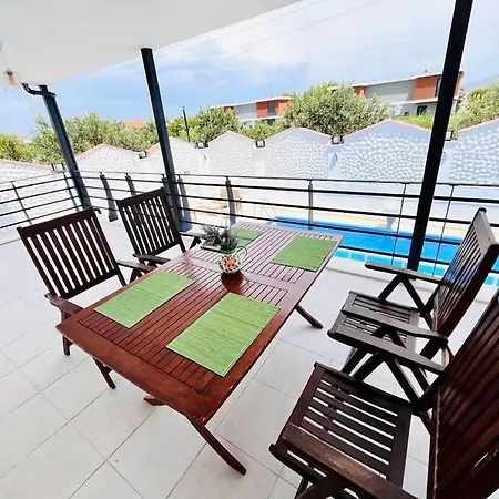 Private Oasis With Its Own Pool Near The Urla'da Oezel Havuzlu Evde Konakla Appartamento *