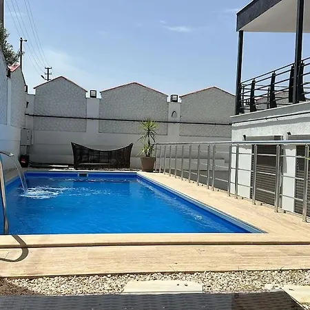 Private Oasis With Its Own Pool Near The Urla'da Oezel Havuzlu Evde Konakla *