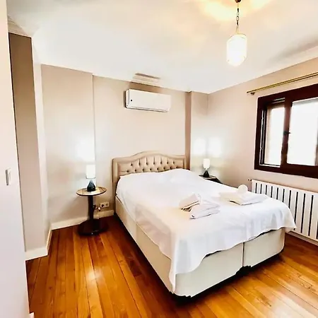 Apartment Private Oasis With Its Own Pool Near The Urla'da Oezel Havuzlu Evde Konakla