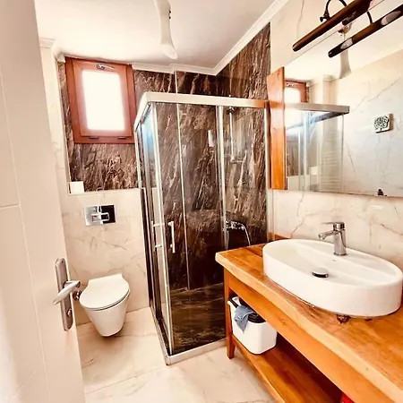 Apartment Private Oasis With Its Own Pool Near The Urla'da Oezel Havuzlu Evde Konakla Urla